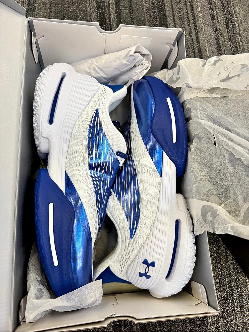 Under Armour D Fox 3 
Size 15
Brand new with box 
#curry #basketball #ua